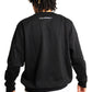 Mann trägt BlockRebell Sweater – kraftvoller Look mit urbaner Attitüde